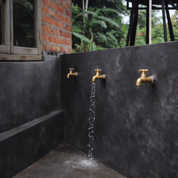 air wudhu mushola kampung Parung Panjang Bogor dari sumur bor program wakaf Air Bersih Berdikari