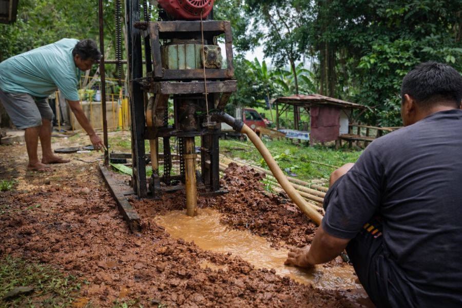 proses pengeboran sumur bor wakaf di Desa Jagabita Parung Panjang Bogor Air Bersih Berdikari