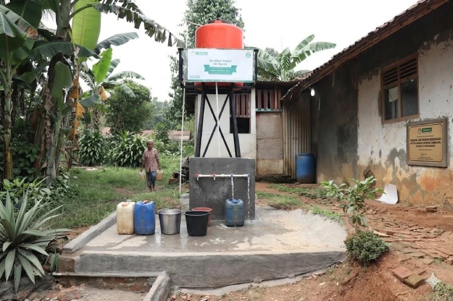 sumur bor selesai dibangun di Desa Jagabita Parung Panjang Bogor program Air Bersih Berdikari