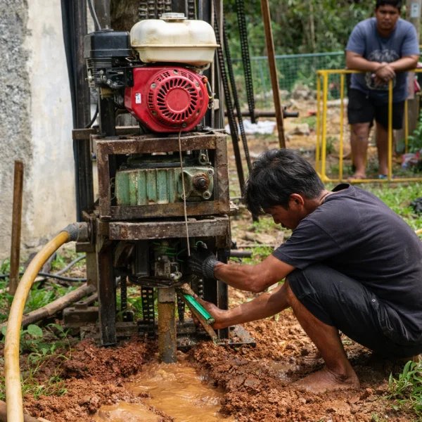 proses pemasangan jaringan pipa air desa Jagabita Parung Panjang Bogor
